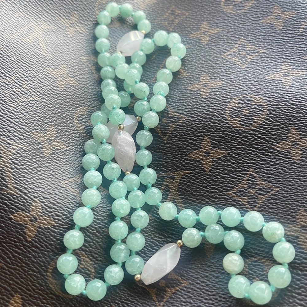 JADE NECKLACE ROSE QUARTZ